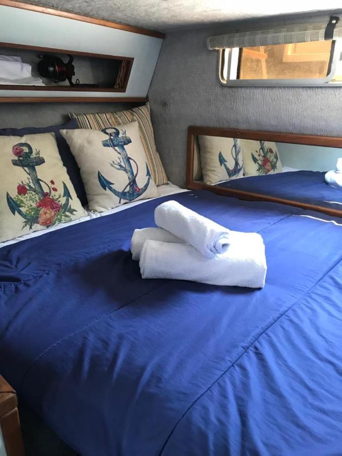 Boat To Sleep In Barcelona Hotel Sant Adria de Besos Exterior photo