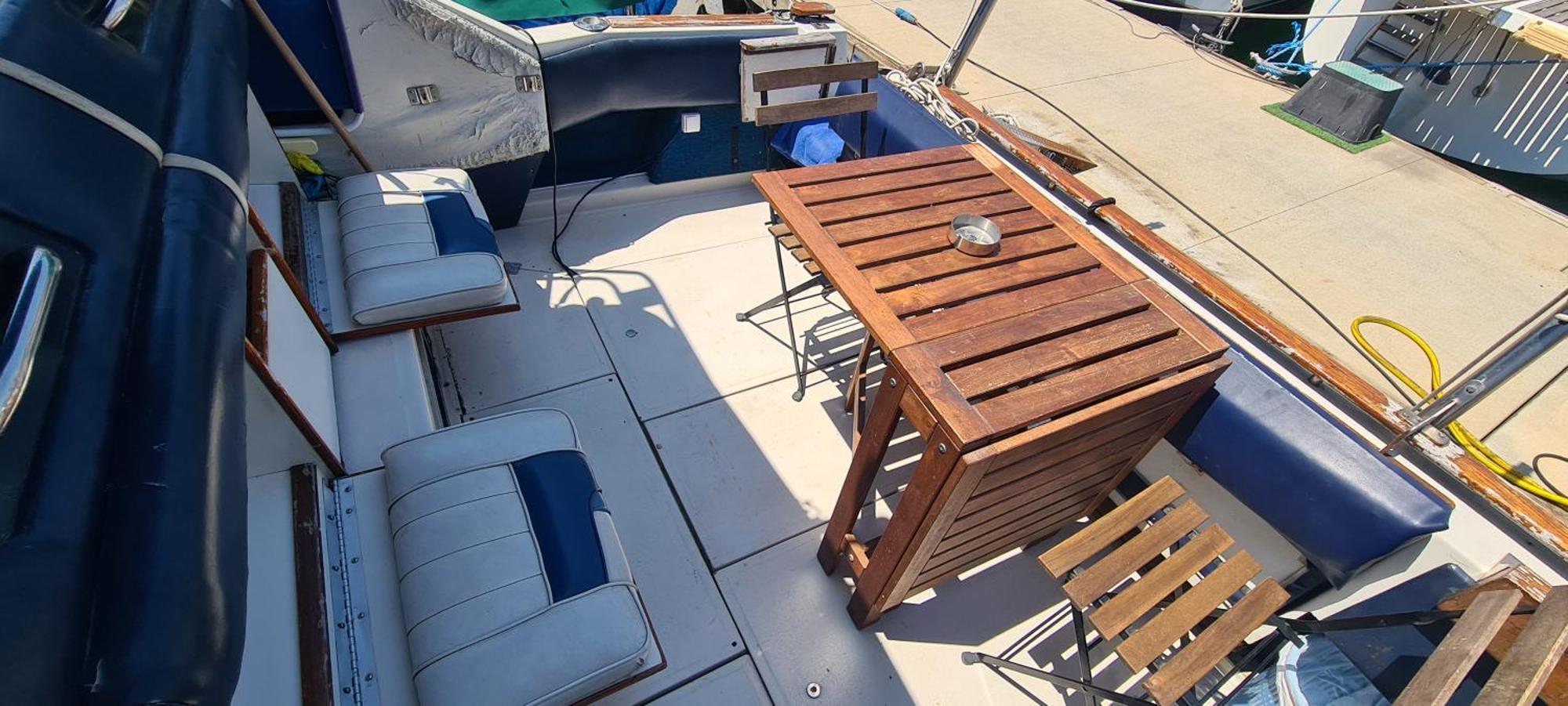 Boat To Sleep In Barcelona Hotel Sant Adria de Besos Exterior photo